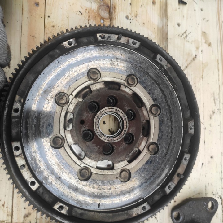 фото №12, Сцепление колесо прижим 1.8t golf iv bora octavia i leon i a3 8l 038141025p