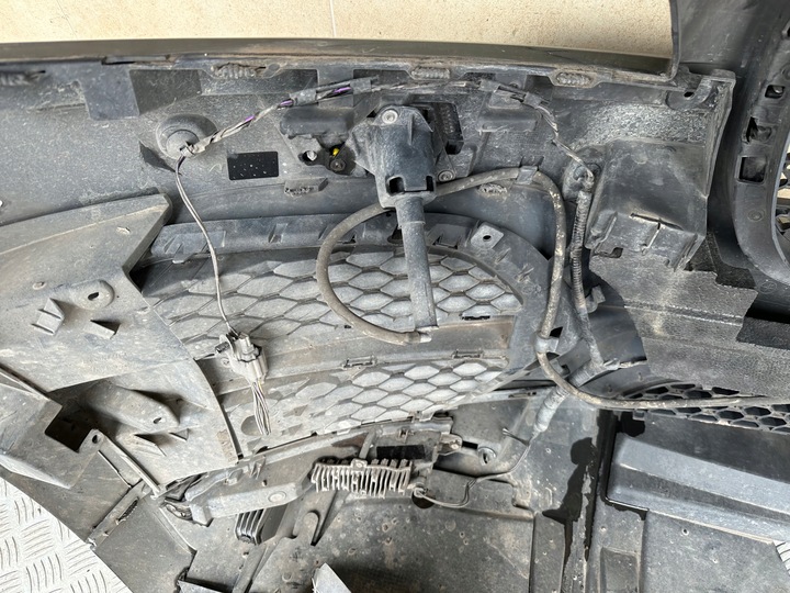 фото №8, Бампер переднє jaguar f-pace 2017 рік ксенон