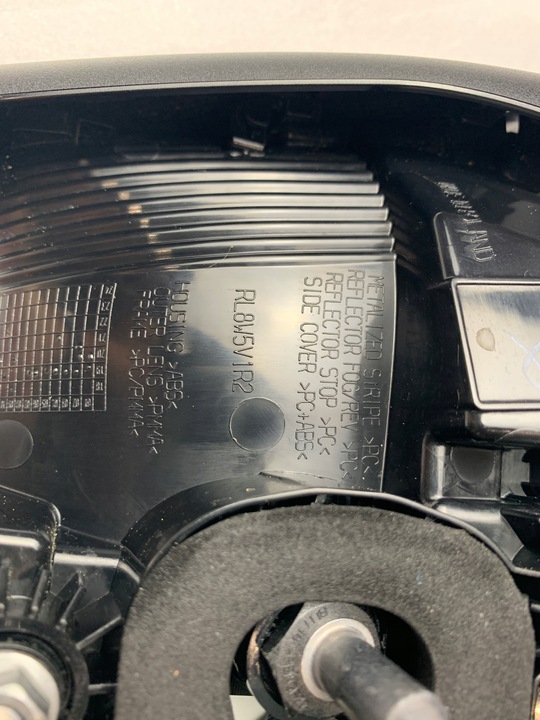 фото №14, Audi a4 8w 2021 рестайлинг лампы led зад комплект uk 8w5945069aa 8w5945070aa 32 km