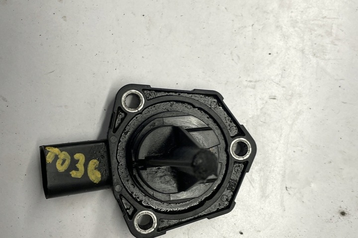 фото №8, Датчик уровня масла vw jetta mk7 04e907660c 1.4l бензин 110kw 2019