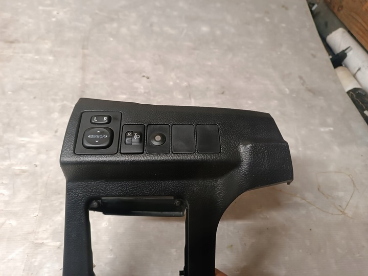 фото №2, Toyota auris ii защита заглушка панели консоли 55422-02270