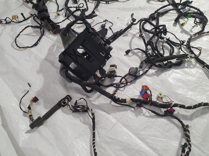 фото №12, Vw golf vii 1.0 tsi рестайлинг 2018 универсал жгут главная установка интерьера европа