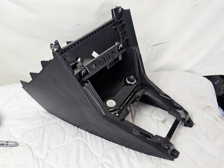 фото №1, Защита туннеля среднего бардачок консоли переключатель старт сплав vw t-roc