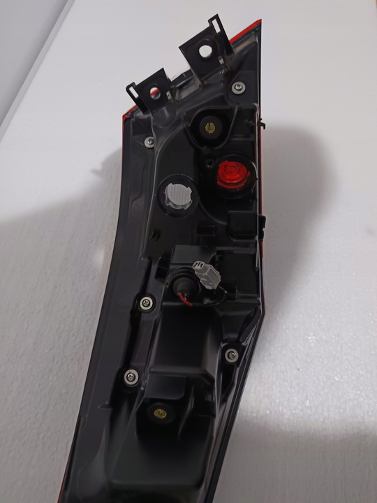 фото №6, Toyota camry viii 2017- лампа праві зад pół led чорний засіб оригінал eur