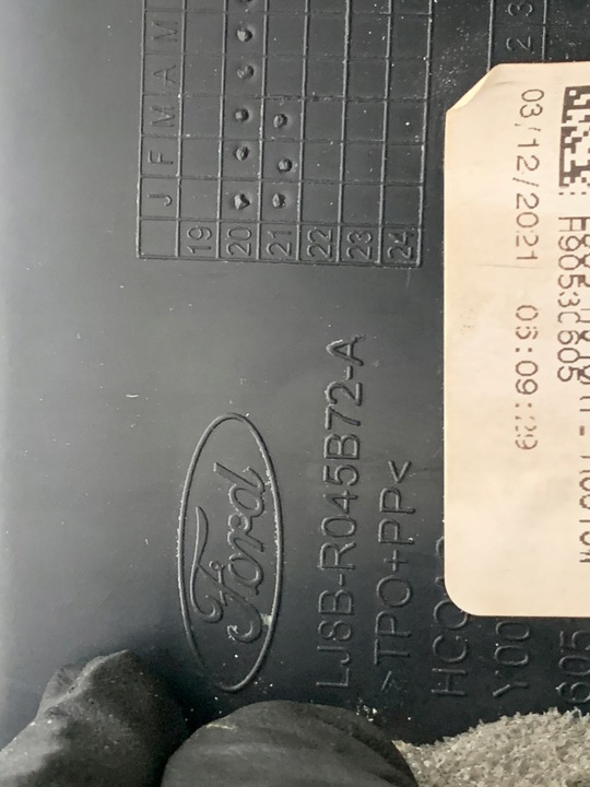 фото №12, Ford mustang mach-e 2021r rwd решітка повітропровід зад задня захист тунелю зад