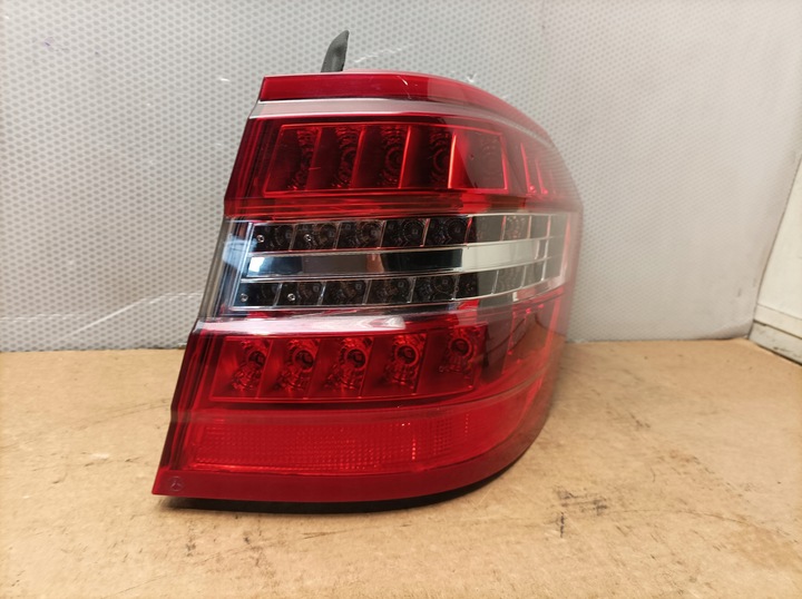 фото №1, Лампа led задняя правая mercedes e класс w212 универсал