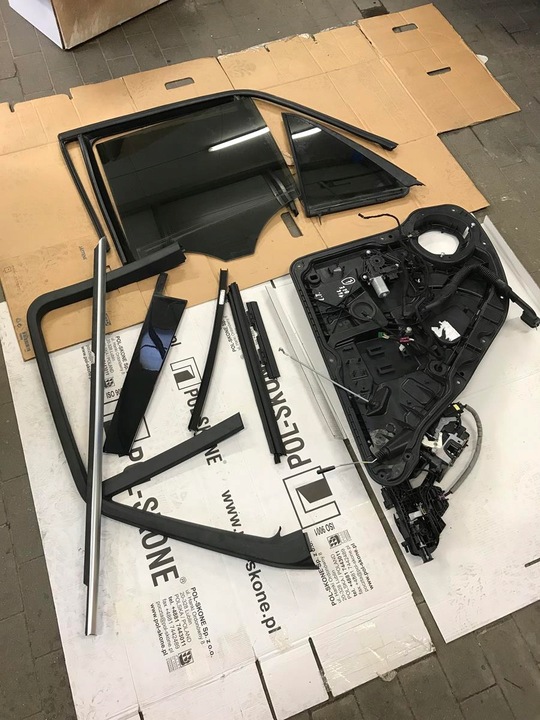 фото №1, Mercedes gle w166 ml стекло дверь замок планка 2016