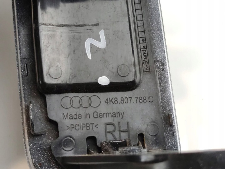 фото №10, Audi a7 18- заглушка омывателя лампы правое перед 4k8807788c