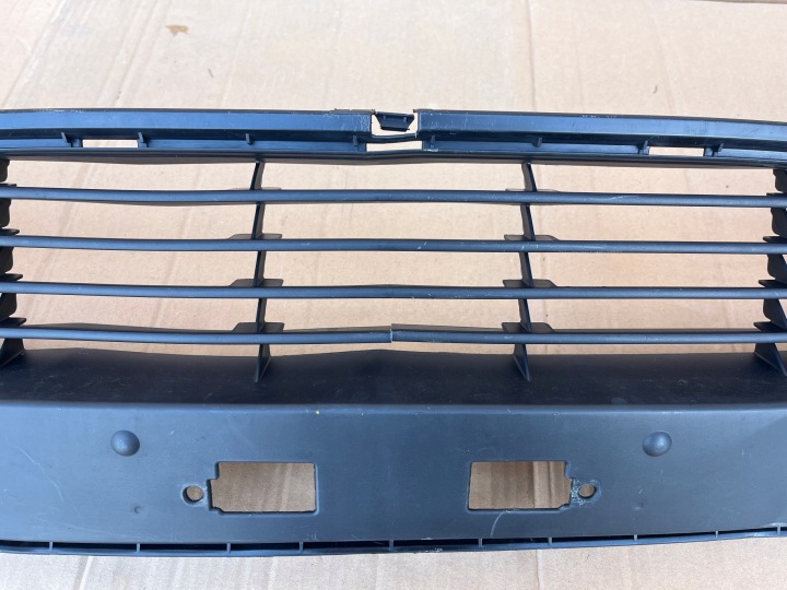 фото №10, Toyota avensis t27 решітка решітка бампера перед 53112-05090
