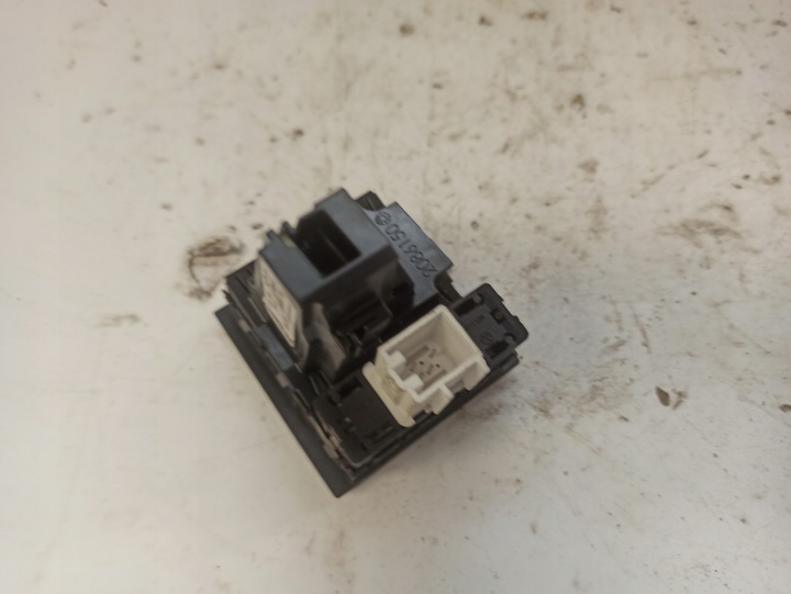 фото №13, Volkswagen passat b7 usa часы панели распределительной 561919204b