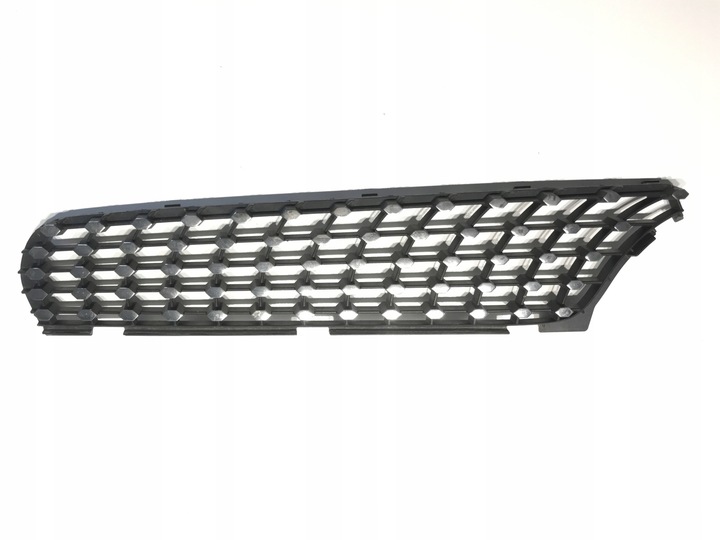 фото №1, C класс w205 купе правая верхняя решётка решётка перед