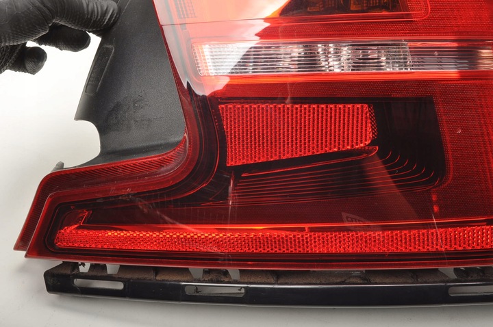 фото №8, Volvo s90 ii лампа права задня правий зад 31698713