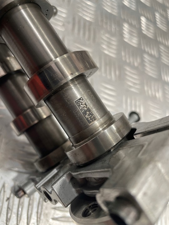 фото №9, Вал распределительный вал всасывающий выпускной audi vw 3.0 tdi 059109022db 059021ff