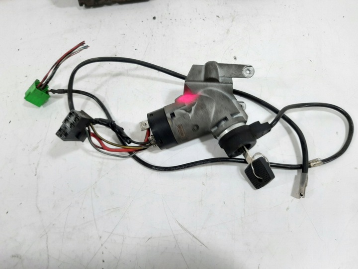 фото №9, Vw lt35 2.5tdi 2003r блок управления двигателя набор 074906018bd замок зажигания ключ