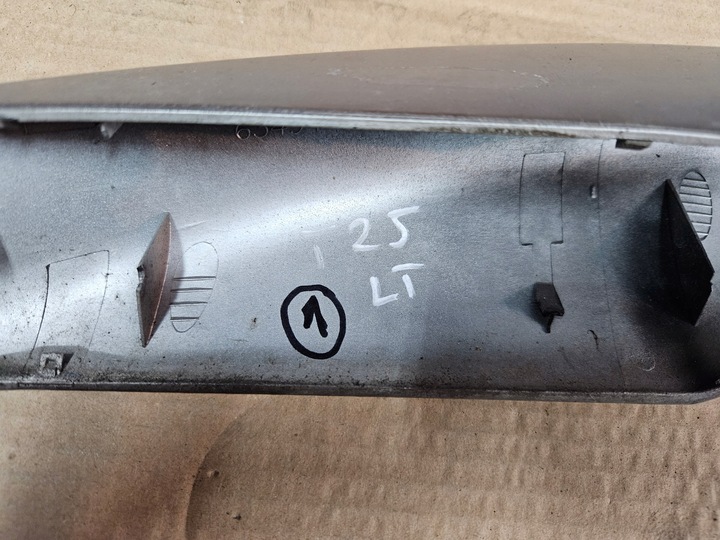 фото №3, Toyota avensis t25 03-08 накладка na рейлинг левый зад