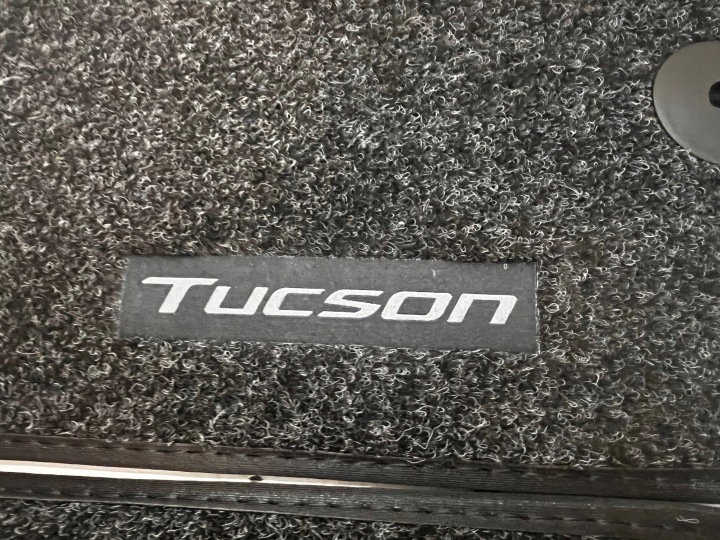 фото №7, Килимки автомобільні велюрові комплект нове hyundai tucson iv nx4 n7141ade00
