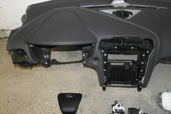 фото №3, Ford mondeo mk5 vignale ремені подушка безпеки капот pulpit полиця панель консоль