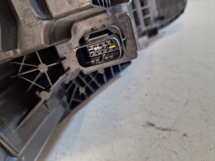 фото №12, Volvo ex30 ex-30 23- фара права перед передня повний led 80000628