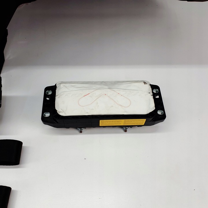 фото №14, Passat b8 панель консоль подушки ремни подушка безопасности