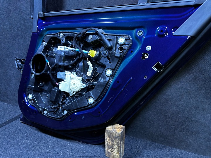 фото №9, Bmw g20 м-пакет двері комплектні правий зад задні c3z tansanitblau ii metall