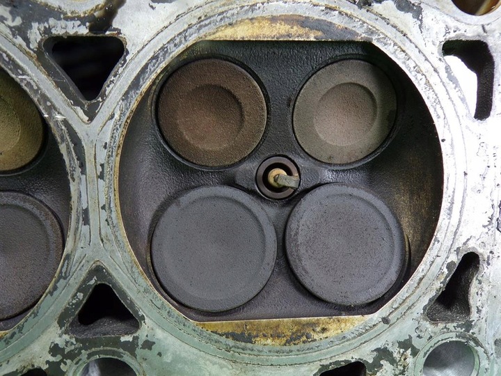 фото №7, Ford focus mk1 рестайлинг 1.8 16v 115km головка двигателя