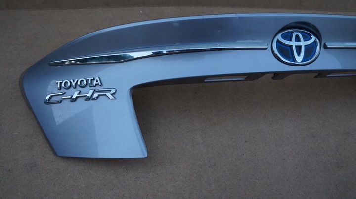 фото №3, Toyota c-hr накладка крышки багажника планка накладка 76811-f4010