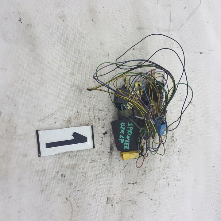 фото №1, Mercedes sprinter замок двері лівий перед