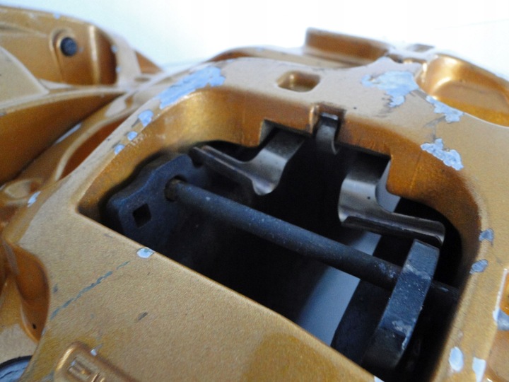 фото №14, Mercedes комплект затискачі супорт переднє c клас 205 e клас 213 w213 63 amg