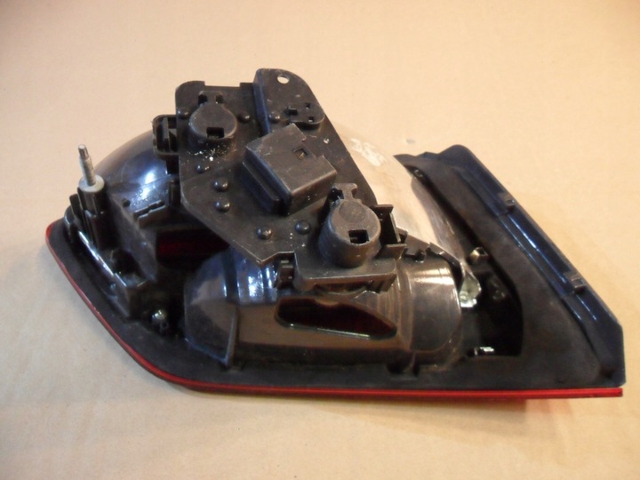 фото №13, Bmw 2 f45 лампа правая зад задняя w крышка багажника 7311032