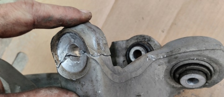 фото №8, Поворотна опора права задня праві зад mercedes e63 amg w213 e клас a2053400