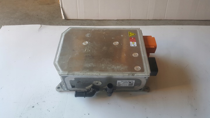 фото №1, Зарядное устройство акумулятора модуль vw e-golf arteon 5qe915681eb демонтаж