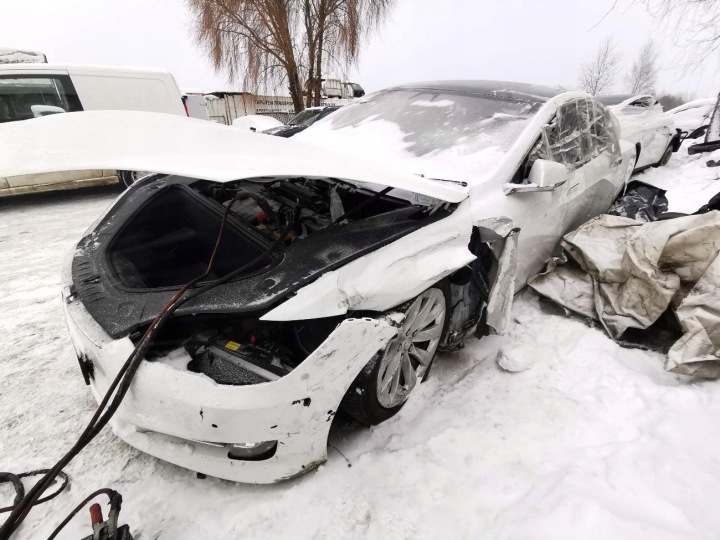 фото №6, Tesla модель s петля передних дверь - передние 2021 1120038