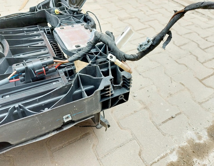 фото №8, Audi q5 80a 21r. pas переднее радиатор балка 2.0 tdi 80a805594b