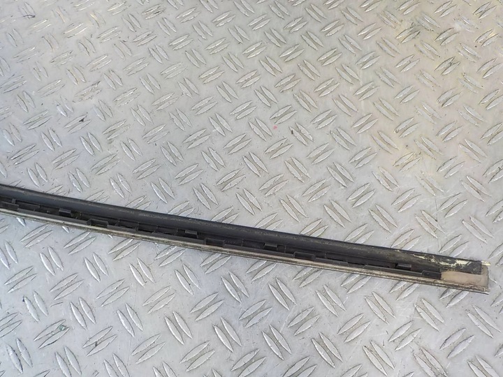 фото №5, Mercedes-benz e w212 планка скла перед права