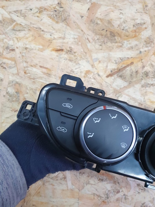 фото №9, Hyundai i10 ii панель климат-контроля 97250-b9000