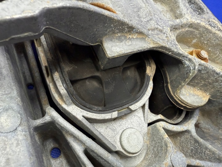 фото №8, Audi a6 a7 c7 кронштейн поддержка коробки коробка передач 8hp 4g0399263ac 4m0399153l