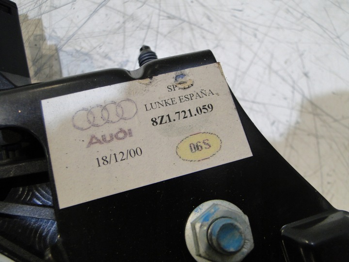 фото №10, Audi a2 1,4b 16v педаль помпа сцепления 8z1721059