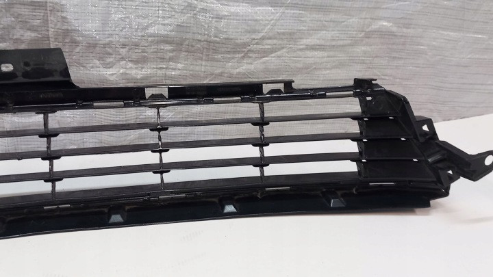 фото №9, Toyota auris ii рестайлінг 15r- решітка решітка бампера перед bydgosz 53112-02670