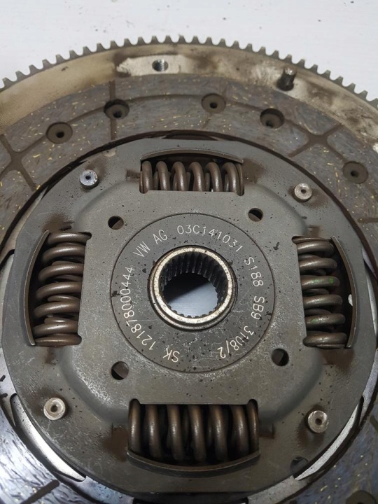 фото №6, Skoda vw seat audi зчеплення диск притиск koło маховики 1.4 16v 03c410031