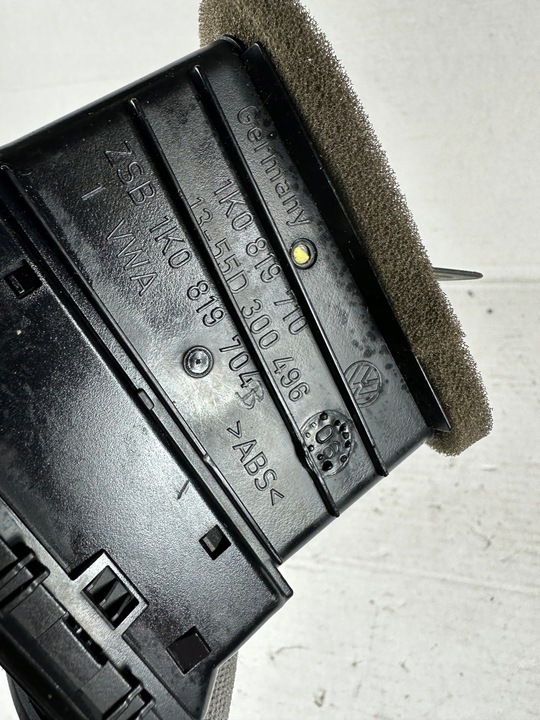 фото №3, Golf v решётка воздуховод правая 1k0819710