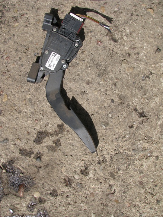 фото №1, Педаль потенциометр газа 9186724 opel vectra c 1.9cdti 150km