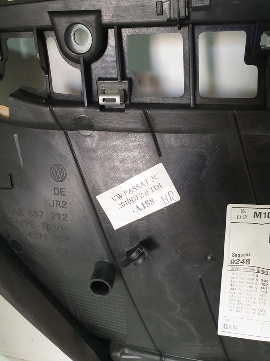 фото №10, Боковина дверь правые зад vw passat b7 2.0tdi 11r sedan защита колонки ролета