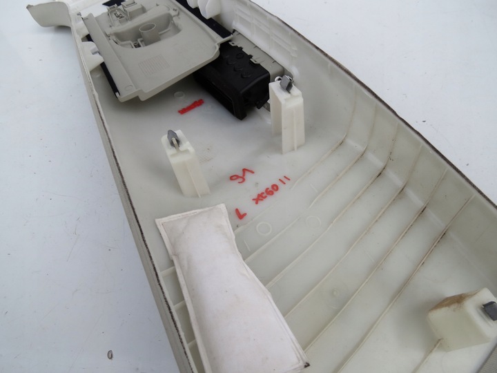 фото №14, Защита обивка стойка b левая средняя xc60 ii