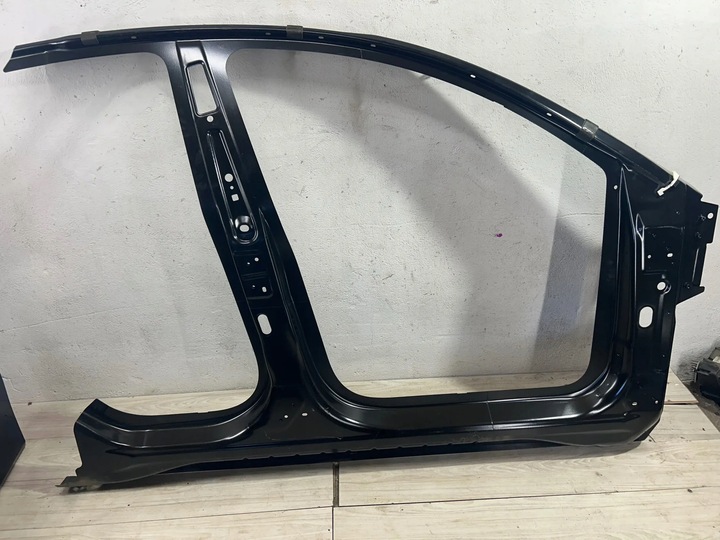 фото №1, Tesla модель y 2022 обшивка стійок праві