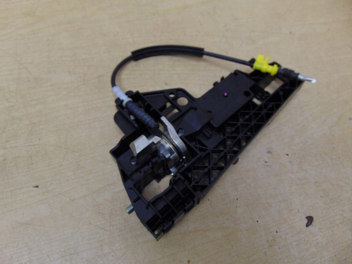 фото №9, Кронштейн кріплення ручка audi a4 a5 8t0837886