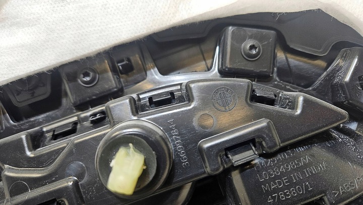 фото №16, Оббивка двері лівих перед fisker океан fm2940320002b