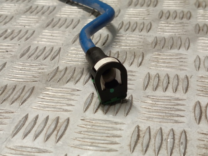 фото №9, Bmw (oem) 7387120 6' g32 трубка  зворотний пального з задній