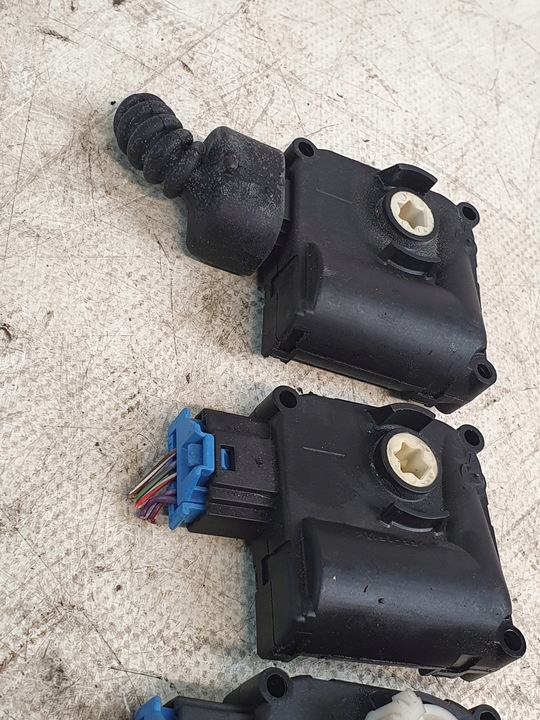 фото №6, Двигун нагрівача регулятор 0132801359 bosch audi a6 c6 sedan 05r.