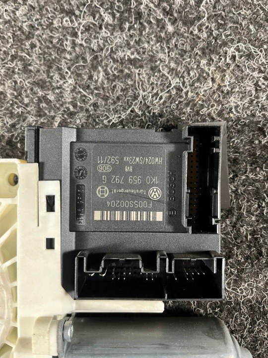 фото №5, Двигунчик підйомника скло праве перед vw passat b6 1k0959792g
