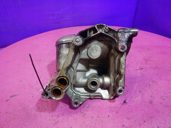 фото №5, Audi a8 d2 94-99 3,7 v8 основание фильтра масла 077115401